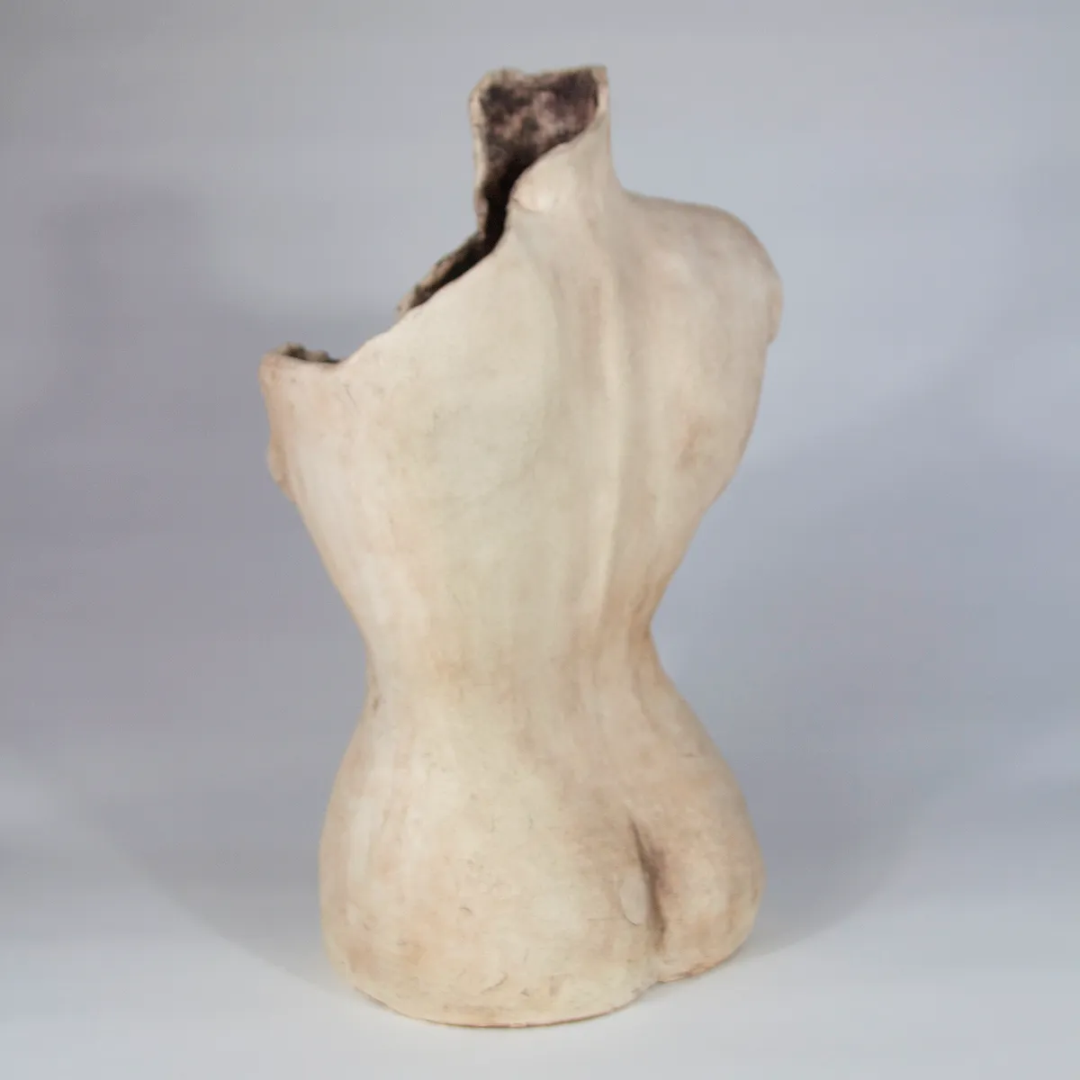 VENUS DE BELLO — Stoneware, 30cm x 55cm. Ceramic work by Dubravka Sabljak. View 2 of 2.